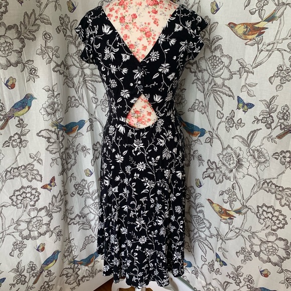 LOFT✨NWTs✨Rainforest Cutout Button Back Midi Dress - Picture 5 of 13